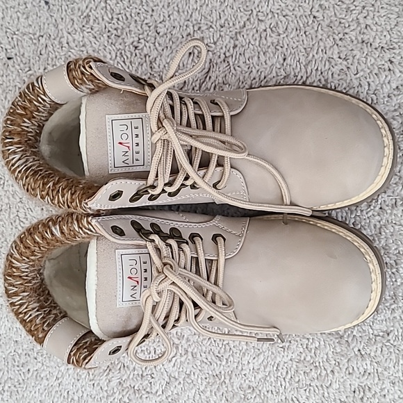 Anjoufemme Shoes Nwot Anjoufemme Beige Hiking Boots Size 75 Poshmark